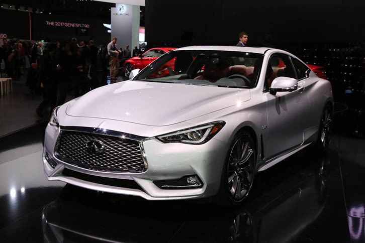 インフィニティQ60