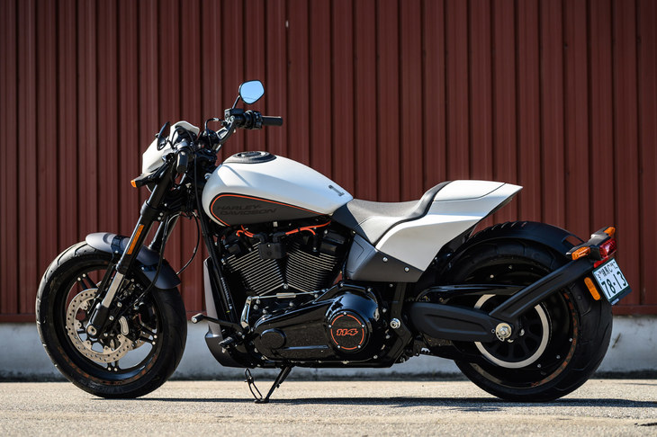ハーレーダビッドソンが2019年モデルとして発表した新型車「FXDR 114」。ソフテイルファミリーに属する同社の最新モデルだ。