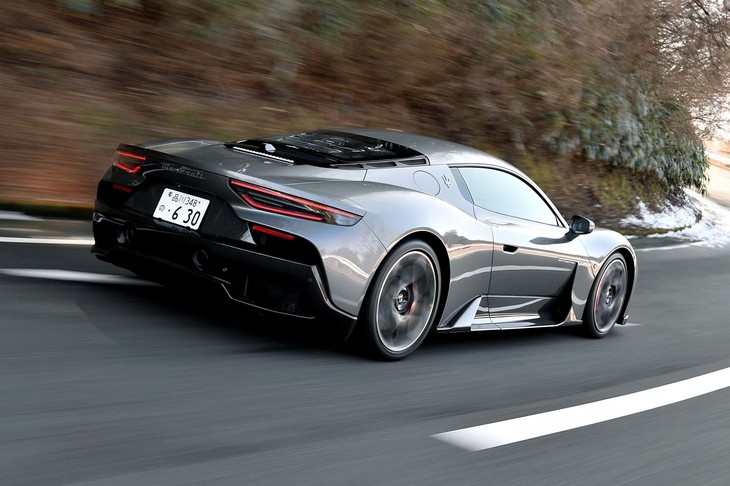 「マセラティMC20」の燃費は、欧州複合モードで11.6リッター/100km（約8.6km/リッター）と公表されている。なお、今回の取材で計測した満タン法の値は、5.9km/リッターだった。