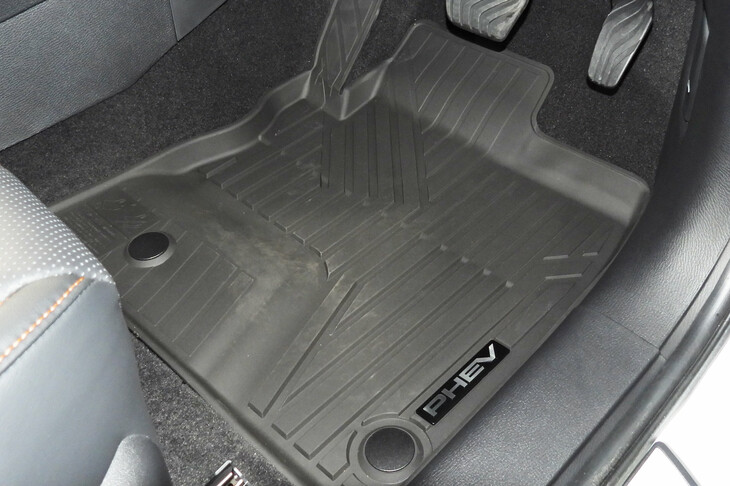 三菱アウトランダーPHEV ACTIVE FIELD（オールウェザーマット）