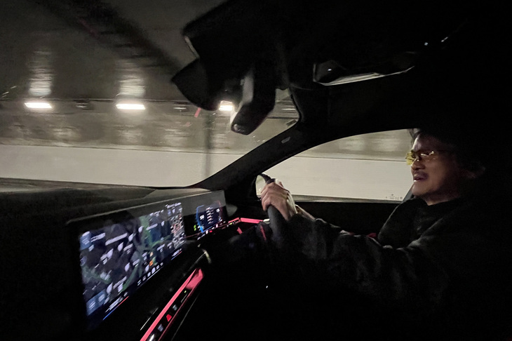 まずは助手席で術後の視覚を確認し、首都高の代々木PAで運転を交代。これに合格すればあと20年くらいカーマニア活動を続けられるだろう。その結果は？