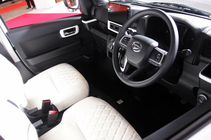 ダイハツ・アトレー プレミアムver.（インテリア）