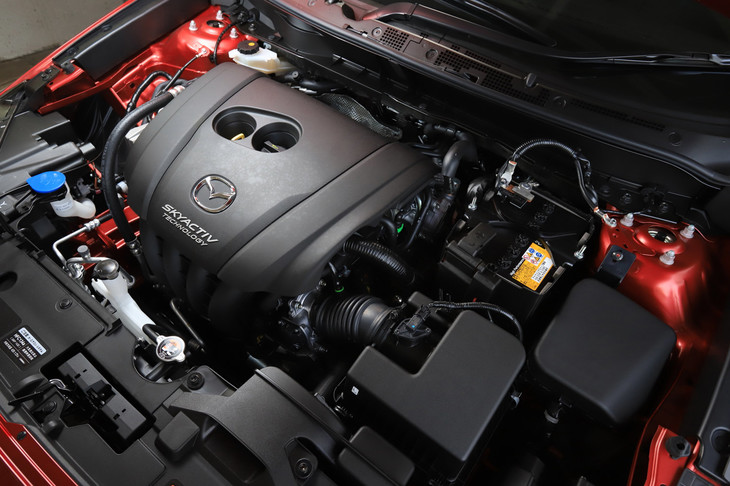 今回の改良では2リッターガソリンエンジンにも手が加わっており、機械損失の低減やサーマルマネジメント（冷却水の水流制御システム）、燃料噴射制御の細密化などにより、全域でのトルクアップと実燃費の改善を図っている。