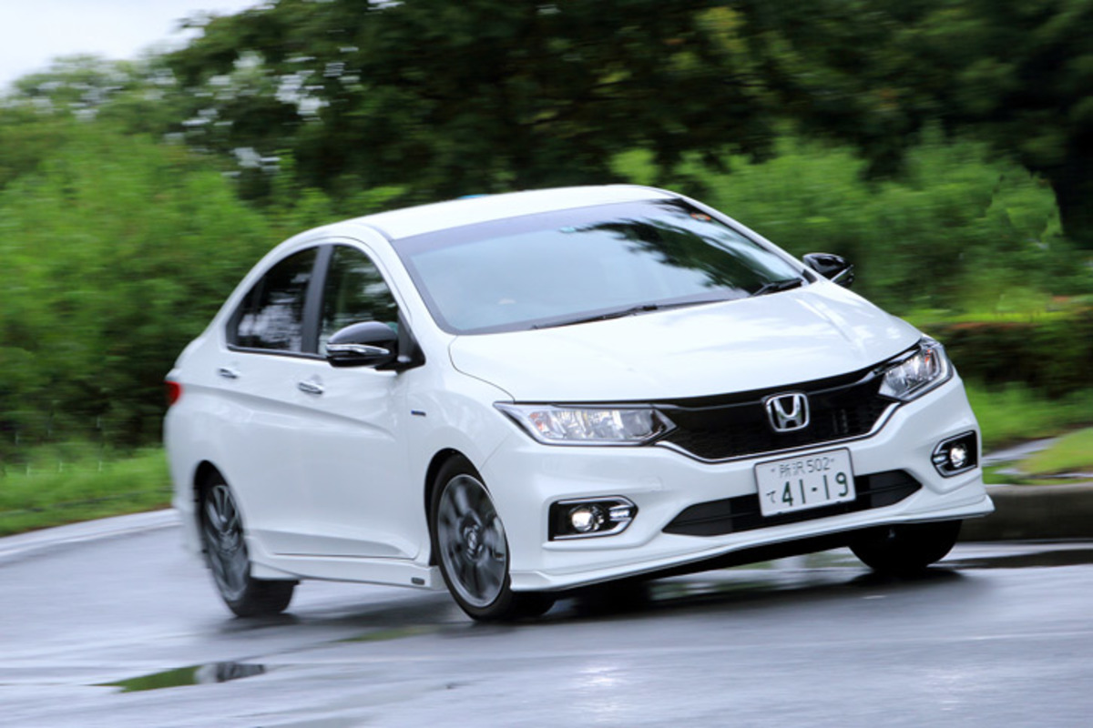 ホンダ グレイス モデューロパーツ装着車 フォトギャラリー ホンダ グレイスで試すmoduloの神髄 Pr Webcg