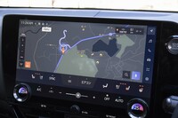 画面が大型化されただけでなく、インフォテインメントシステム自体が刷新されている。スマートフォンなどと同じように直感的に操作できるほか、操作に対するレスポンスも素早い。