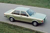 初代「アウディ80」。小学校の先生が乗っていたのは、まさにこの色だった。