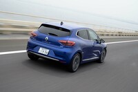 試乗車のボディーカラーは「ブルーアイロンメタリック」。このほか「ルージュフラムメタリック」（赤）や「ノワールエトワールメタリック」（黒）など、全5色がラインナップされる。