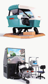 安全運転教育用の四輪ドライビングシミュレーター発売