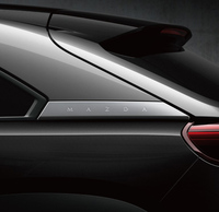 マルチトーンボディーカラーの「ジェットブラックマイカ」。