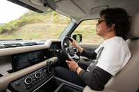 “器具”としての機能に特化した旧型とは異なり、快適さや充実した装備も手に入れた新型「ディフェンダー」。旧型との性格の違いに、「わざわざこの名前にしなくてもよかったのでは？」と思ってしまった。