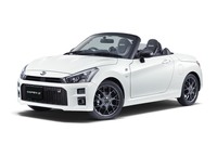 トヨタがオープントップの軽「コペンGRスポーツ」を仕様変更　利便性がアップ