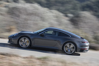 ブランドの強固なアイコンである「911」だが、今や販売台数では「タイカン」のほうが上だ。