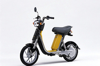 ヤマハ、電動スクーター「パッソル」発売