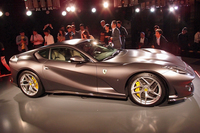 「812スーパーファスト」の0-100km/h加速タイムは、2.9秒と公表される。