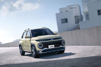 「ヒョンデ・インスター」のボディーサイズは全長×全幅×全高＝3830×1610×1615mm、ホイールベースは2580mm。「国内の使用環境に適したボディーサイズのBEV」と紹介される。