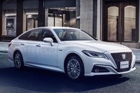 ベーシックグレードを基に装備を充実　「クラウン」の特別仕様車“エレガンススタイル”発売