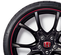 2017年に登場した現行型「ホンダ・シビック タイプR」に装着される「スポーツコンタクト6」。コンチネンタルタイヤの商品は、日本車の間でも徐々に浸透しつつある。