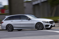 2016年8月の仕様変更で、トランスミッションは従来の7段ATから最新の9段ATに。4WDシステムの前後トルク配分は、より“リア寄り”になった。