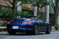 試乗車はオプションのPASMが備わるので、ノーマルに比べると車高が10mm低くなる。幌（ほろ）の開閉は50km/hまでなら可能。
（写真をクリックすると幌を閉じる様子が見られます）
