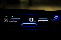 メーターの色はブルーやイエロー、レッドなど全6色から選択可能。乗る度に色が変わる、ランダム設定とすることもできる。