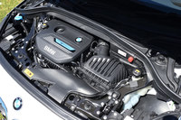 フロントに搭載される1.5リッター直3ターボエンジン。後輪用のモーターと合わせたシステム最高出力は224psとされている。