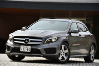 メルセデス・ベンツGLA250 4MATICスポーツ
    