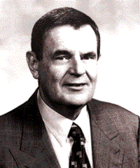 GM、いすゞ、スズキのトップが記者会見を行うの画像