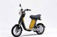 ヤマハ、電動スクーター「パッソル」発売の画像