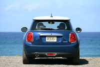 MINIクーパーS（FF/6AT）／クーパー（FF/6MT）【海外試乗記】の画像