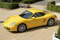 ケイマンに標準仕様となる17インチホイールは、5ダブルスポークが特徴。その他18インチ、19インチホイールもオプションで用意される。