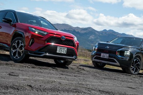 �u�g���^RAV4 PHV�v�Ɓu�O�H�A�E�g�����_�[�v�̓T�C�Y�≿�i�т��قǋ߂����Y�v���O�C���n�C�u���b�h�Ԃ̗�...