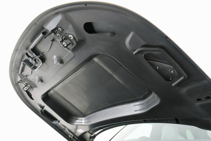 レンジローバー・スポーツSVエディションワン（カーボンボンネット）