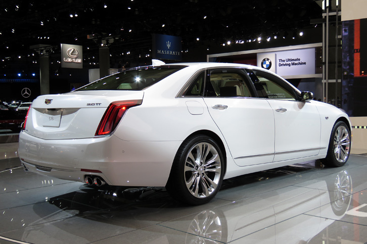 キャデラックCT6セダン