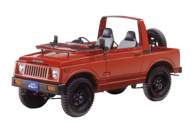 2代目の最初期モデルであるSJ30型。エンジンは初代譲りの0.55リッター水冷2サイクルが採用されていた。