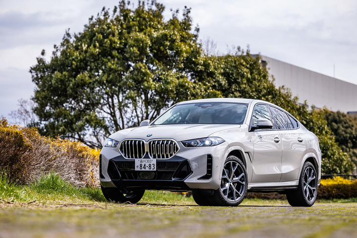 マイナーチェンジした「BMW X6」のラインナップに、「xDrive35d Mスポーツ」が追加設定された。3リッター直6ディーゼルターボエンジンに改良型の48Vマイルドハイブリッド機構を組み合わせたほか、内外装のリニューアルと、インフォテインメントシステムのアップデートなどが行われている。