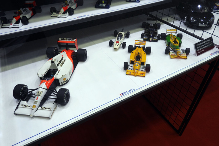 「オートモビル カウンシル2024」の会場より、タミヤの出展ブースの様子。