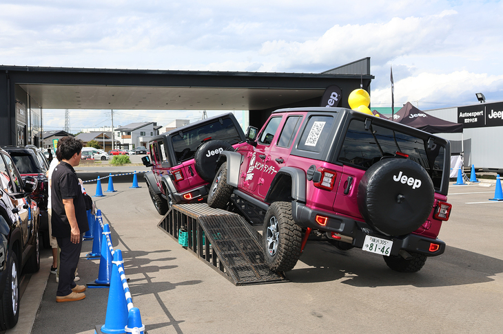 いくら愛車が「ラングラー」でも、こうした体験はめったにできないもの。参加者はみな楽しんでいたようだ。