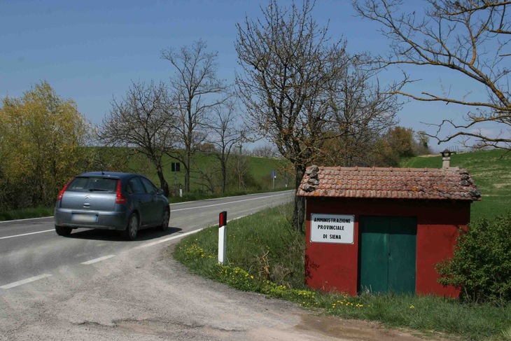 典型的なANASの資材小屋。筆者が住むイタリア中部シエナ県にて。