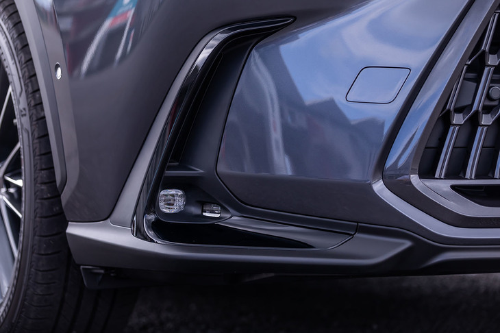 NX450h＋“バージョンL”（フォグランプ）