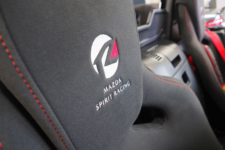 マツダ スピリット レーシング・ロードスター12R（シート）