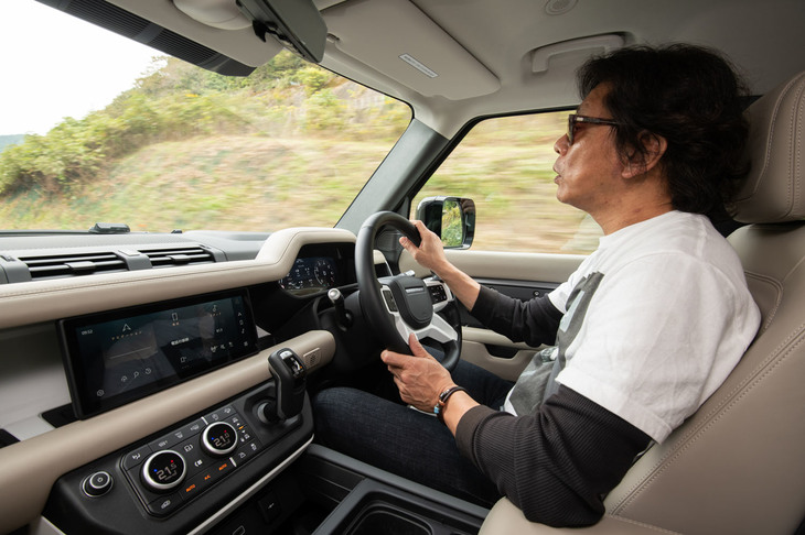 “器具”としての機能に特化した旧型とは異なり、快適さや充実した装備も手に入れた新型「ディフェンダー」。旧型との性格の違いに、「わざわざこの名前にしなくてもよかったのでは？」と思ってしまった。