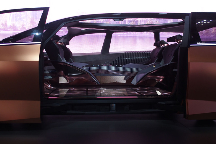 日産ハイパーツアラー