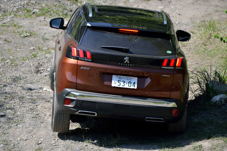 「GTライン デビューエディション」には滑りやすい路面での走行をサポートするトラクションコントロール機能「アドバンスドグリップコントロール」が備わる。併せて、急な下り坂で速度を低速（約5km/h以下）に抑える「ヒルディセントコントロール」も付く。