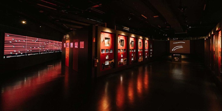 カロッツェリアのマップとともに、トリノにある自動車博物館らしさを見せるのは、自動車デザインにまつわる展示があることだろう。カロッツェリア ・ベルトーネを興したジョヴァンニ・ベルトーネや1849年に生まれたミラノのカロッツェリア、カスターニャのカルロ・カスターニャから、現代にいたるまでを網羅した世界のデザイナーリストは、ここでしか見られないものだ。