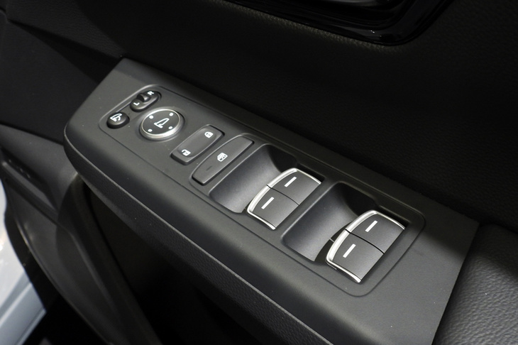 ホンダCR-V e：HEV RS（フロントドアコンソール）