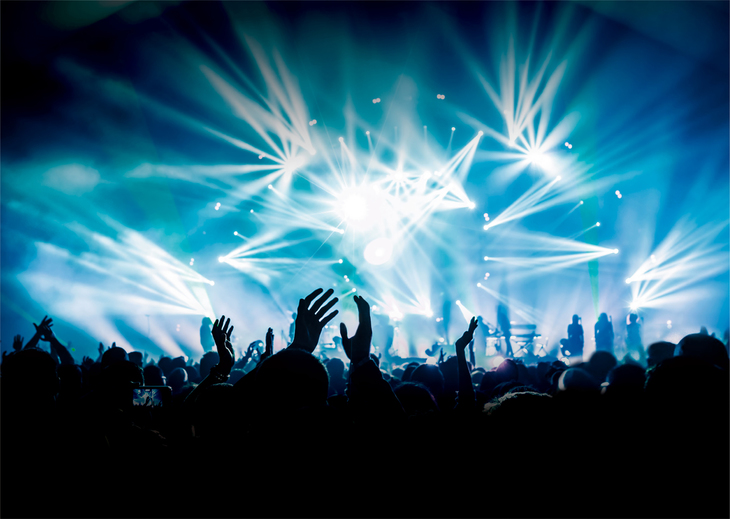 車の中でもNR-MZ300PREMIが創り出す音場は圧巻のひと言。もし予算があって、手を加えられる車両をお持ちなら、業界随一といわれる車載用DIATONEスピーカーと組み合わせれば、超絶なサウンドステージを車の中に作り上げることができる。