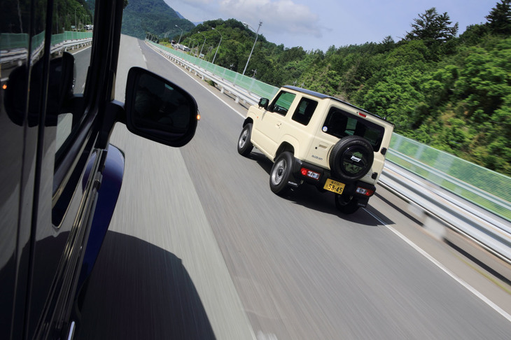 中央自動車道を東京から河口湖方面へと向かう。今回の試乗は東京・丸の内－山梨・富士ヶ嶺の往復で行った。