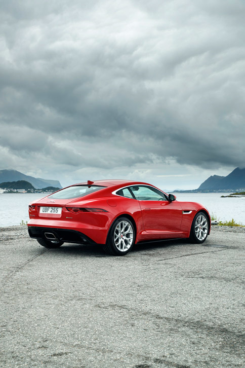 ジャガーFタイプR-DYNAMICクーペ