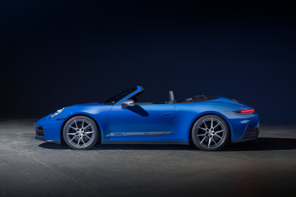 カブリオレ」もラインナップ 改良型「ポルシェ911カレラT」登場