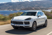 「ポルシェ・カイエン」